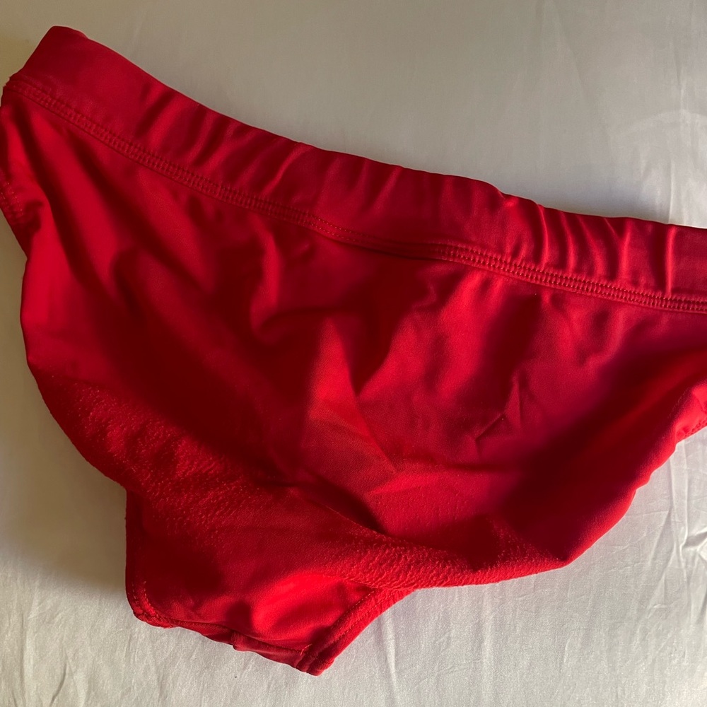 2xist Red Swim Trunks Sleek Design - Picture 6 of 10